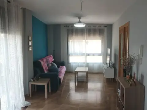 Casa adosada en Avenida Valencia