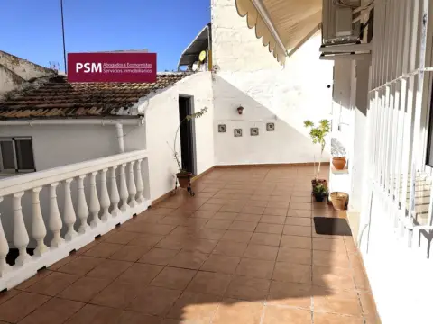 Casa adosada en calle de las Guindas