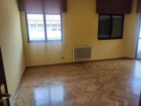 Piso en calle de Santiago, 4