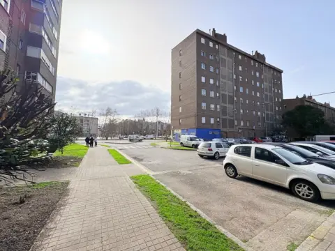 Piso en Vía Miravalles, 2