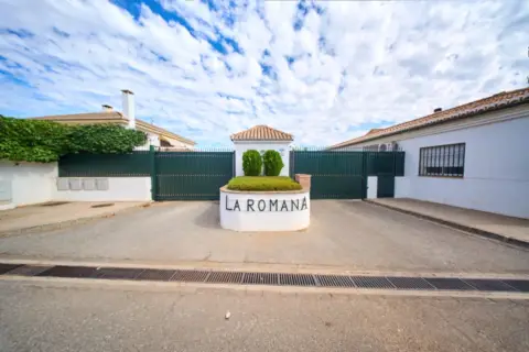 Terreno en Urbanización de la Romana, 5