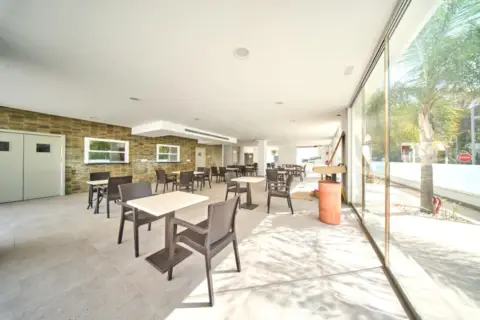 Local comercial en Avenida de José Rivera