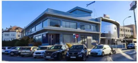 Edificio en calle Graham Bell