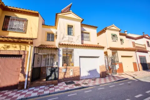 Casa adosada en calle Camino del Viejo