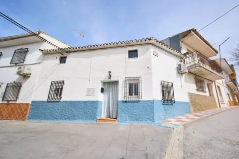 Casa adosada en calle del Calvario, 28