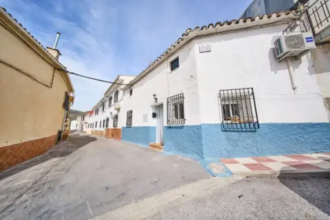 Casa adosada en calle del Calvario, 28