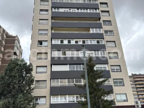 Piso en Avenida de Miguel Ángel Blanco