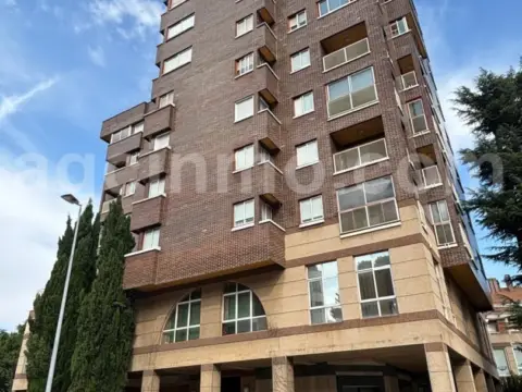 Piso en calle de Mariano de los Cobos