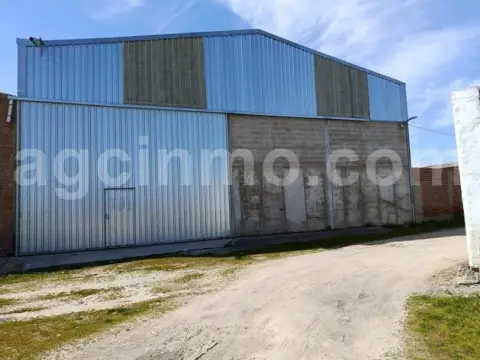 Nave industrial en calle de Ronda