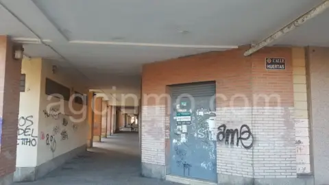 Local comercial en calle de las Huertas, 36