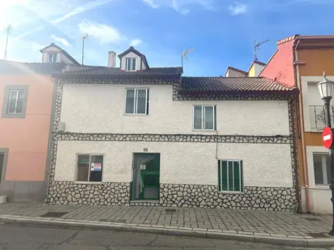 Casa adosada en calle de San Roque, 3