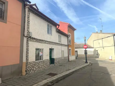 Casa adosada en calle de San Roque, 3