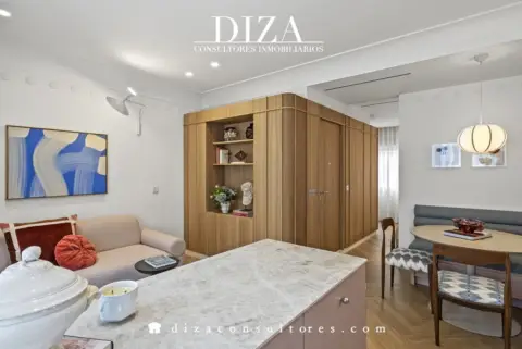 Piso en calle de Hermenegilda Martínez