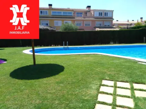 Casa adosada en Avinguda de la Lloma del Colbi