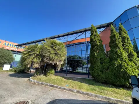 Nave industrial en Avenida de Montearenas