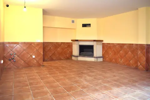 Local comercial en Navarrete