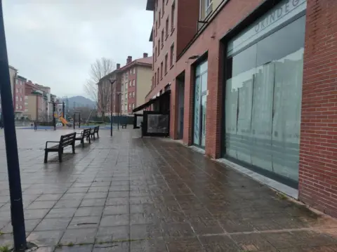 Local comercial en calle Erramun Astilla