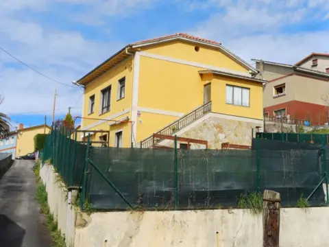 Chalet en calle Pumarabule