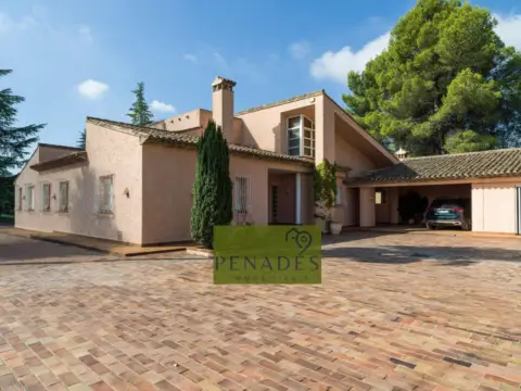 Chalet en El Pilar - Santa Ana