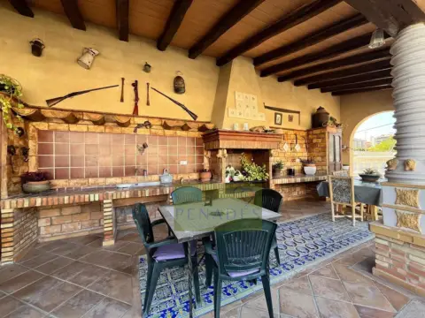Chalet en Partida Alqueries