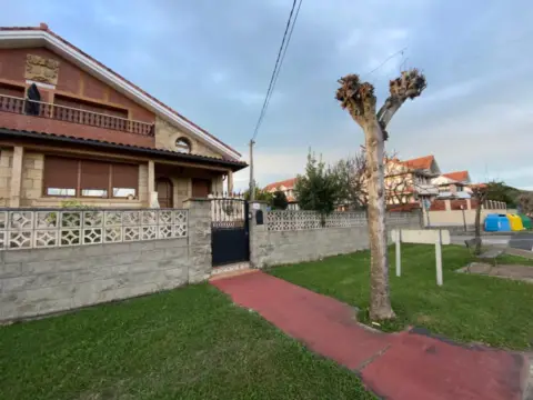 Casa adosada en Argoños