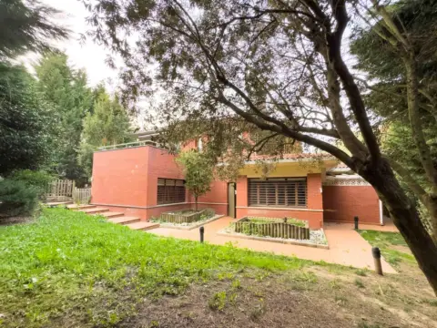 Chalet en calle de Basobarri