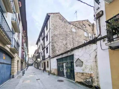Terreno en calle Contracalle