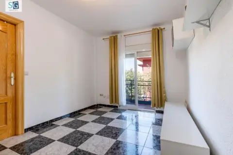 Piso en Avenida de Maracena
