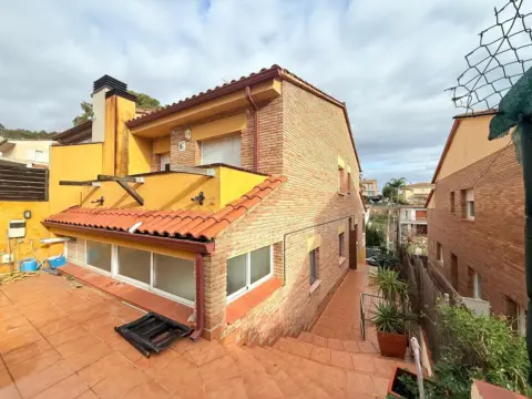 Casa adosada en Carrer de l'Atlàntic
