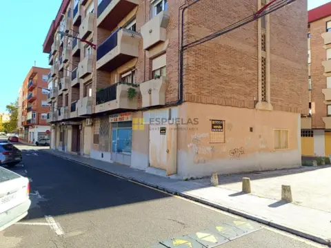 Local comercial en calle de la Paz, 1