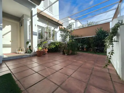 Casa adosada en Aljarasol - Res. Plaza Nueva