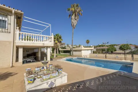 Chalet en calle Miguel Hernández