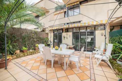 Casa adosada en Centro