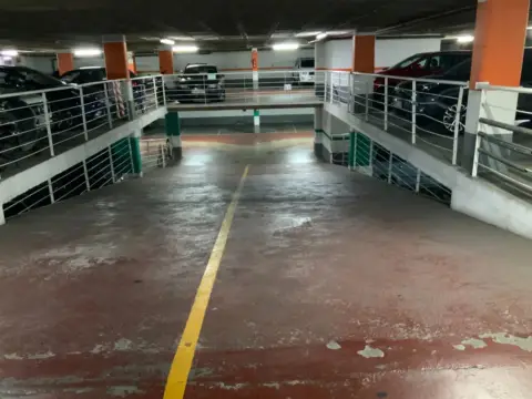Garage in Carrer de Sueca, 8