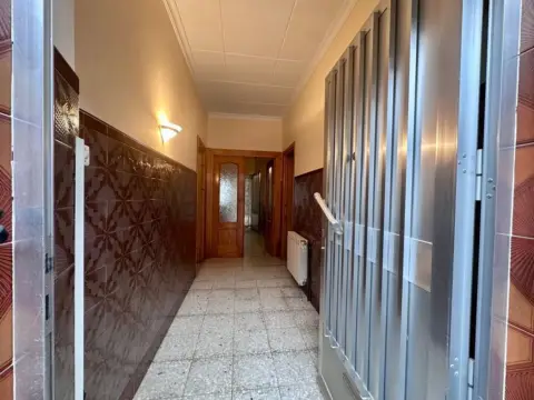 Casa pareada en calle del Oriente, 10