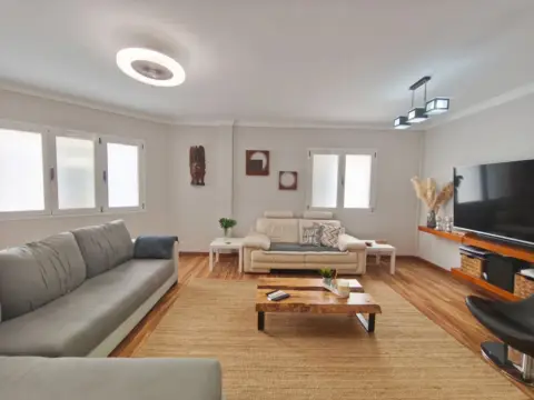 Casa pareada en calle del Párroco Pérez Olivares, 6