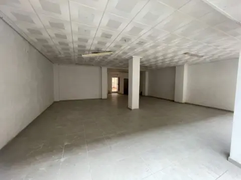 Local comercial en calle de Asunción Parreño García