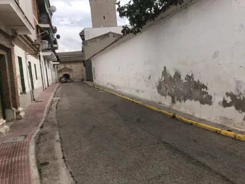 Terreno en calle de Manuel Rosales