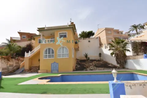 Chalet en calle de Falucho-Playasol 2, nº SN