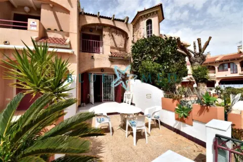 Dúplex en calle Isla de Mykonos