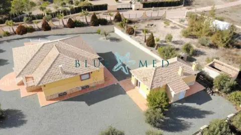 Finca rústica en calle La Tova