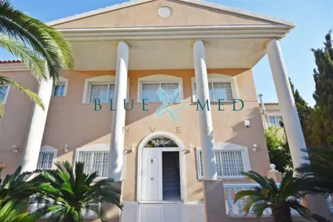 Chalet en calle de Traiña-Playasol 2