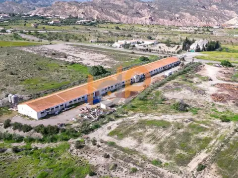 Nave industrial en Santa Maria de Nieva
