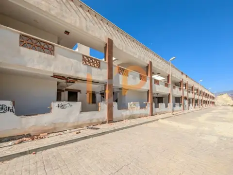 Edificio en Terque