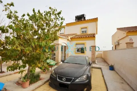 Chalet en Avenida de los Covachos, 1