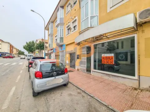 Local comercial en Huercal Overa Centro