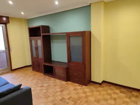 Piso en calle Ribeira de Canedo