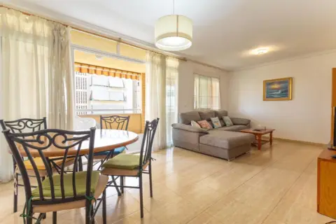 Piso en calle de Brasil