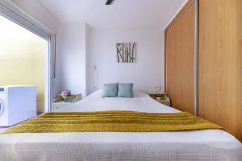 Piso en calle del Jazmín, 26