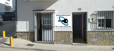 Piso en calle Clara Campoamor, 16